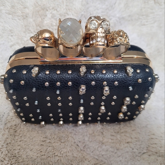Handbags - UNIQUE BRASS KNUCKLE SKULL CLUTCH PURSE... SUPER ADORABLE